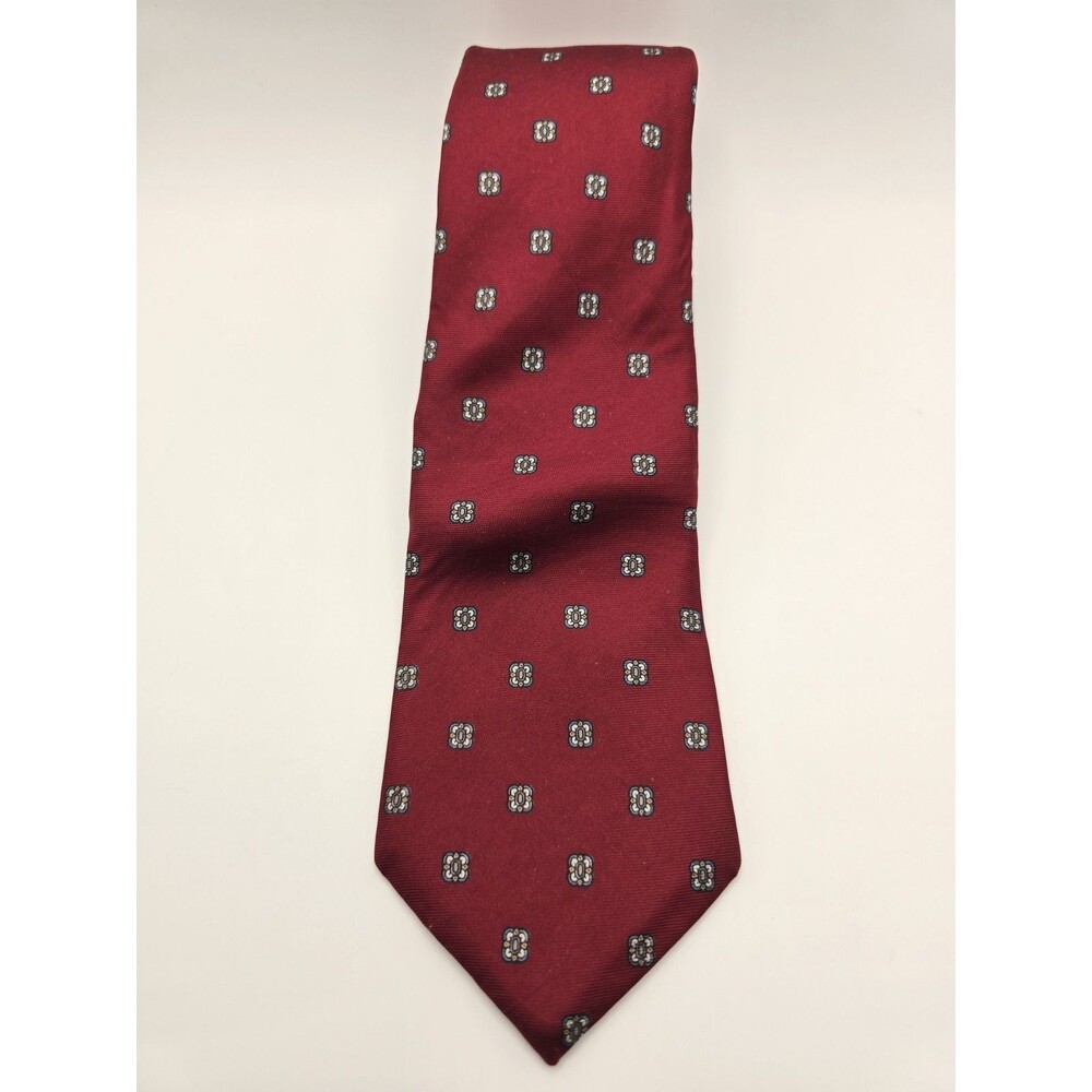 Wembley 100% Silk Tie Quatrefoil Motif Burgundy Red 3in Wide 57in Long Vintage
